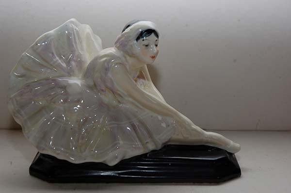 A Royal Doulton porcelain figure, Pavlova 